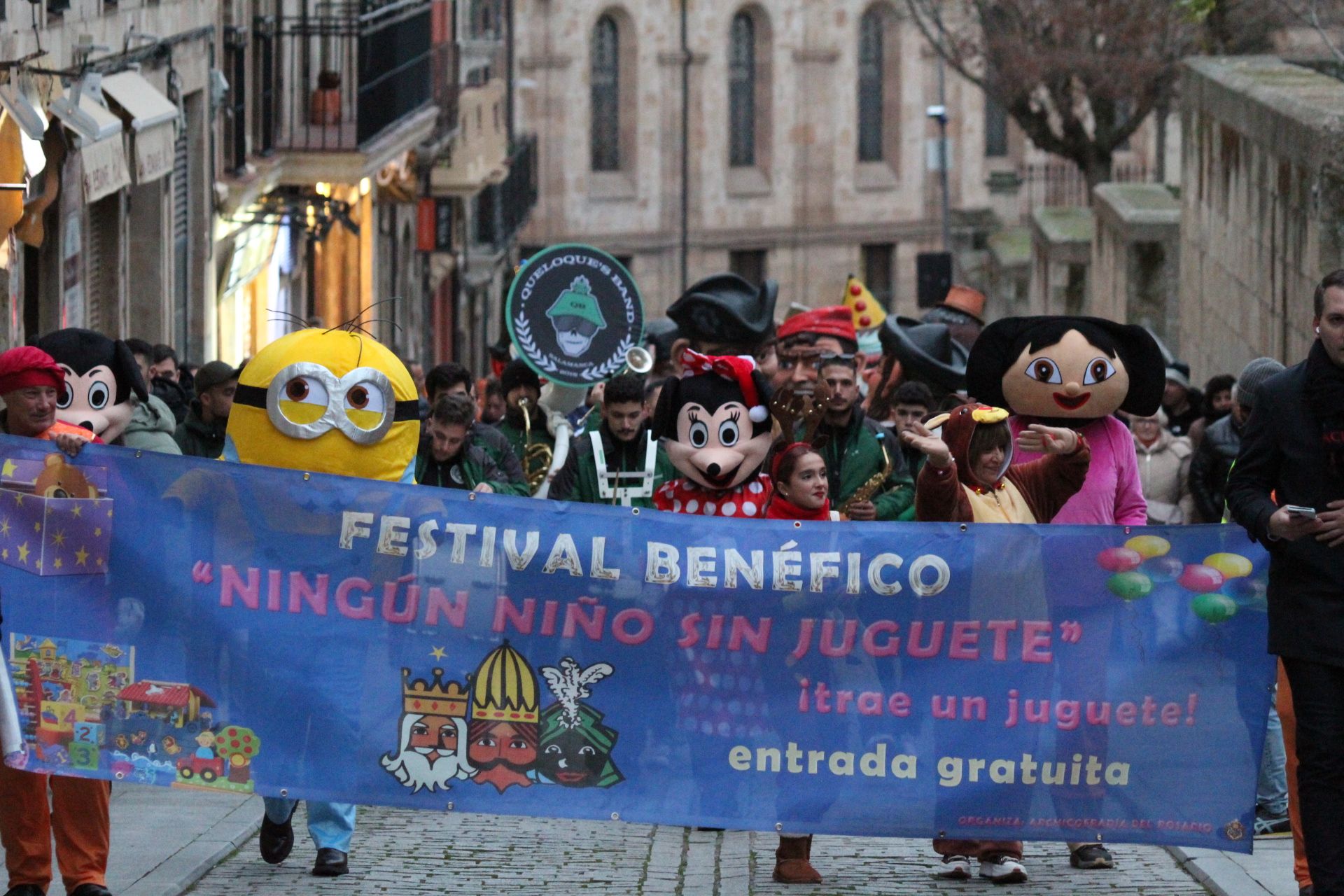 Desfile de recogida de juguetes