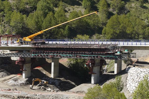 César Sánchez | ICAL - Obras de reconstrucción del viaducto O Castro, en León, de la autovía A6 en sentido A Coruña