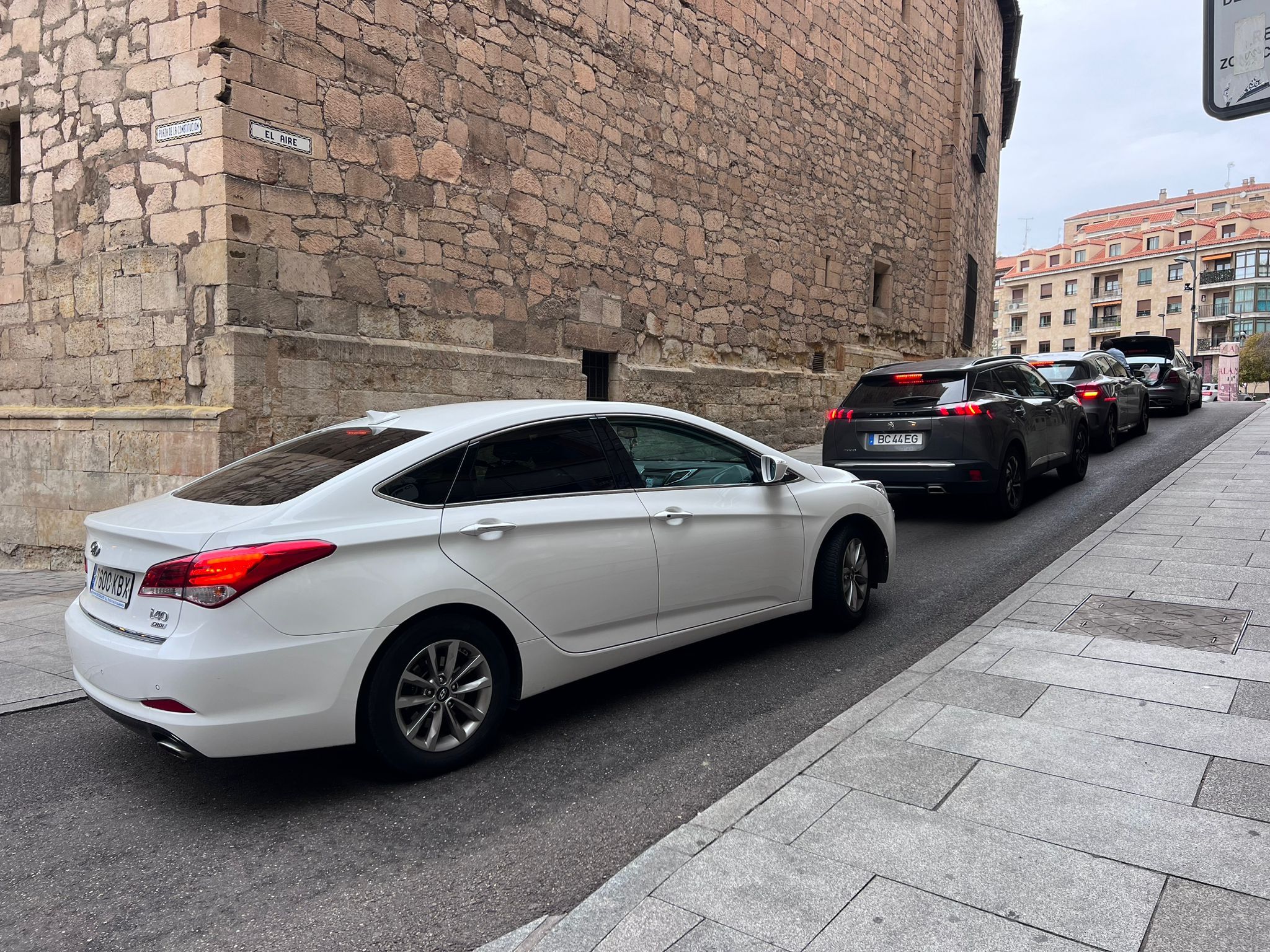 Colas en el parking de Santa Eulalia