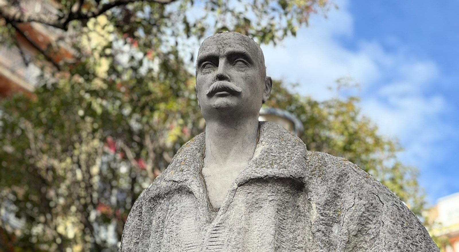 Estatua de Gabriel y Galán. Foto: Patricia Hernández