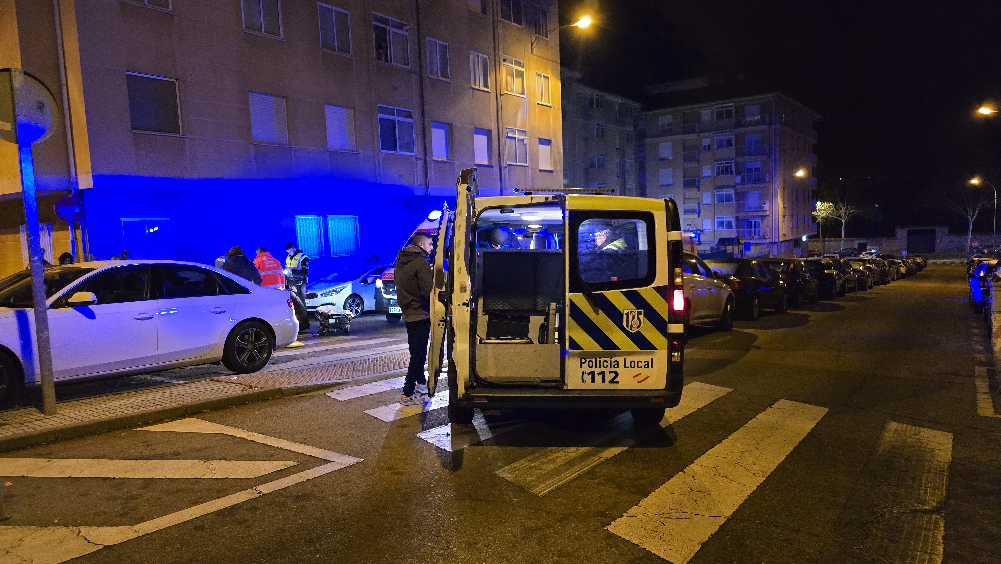 Un turismo se lleva por delante a dos personas en Salamanca y una es trasladada al hospital