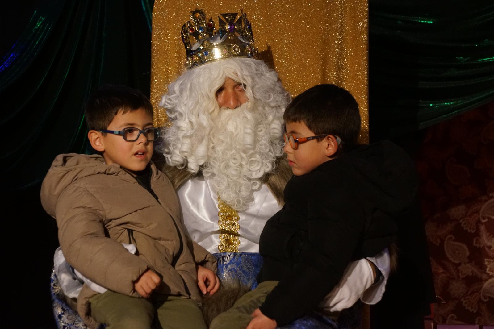 Los niños del Encinar dan la bienvenida a los Reyes Magos