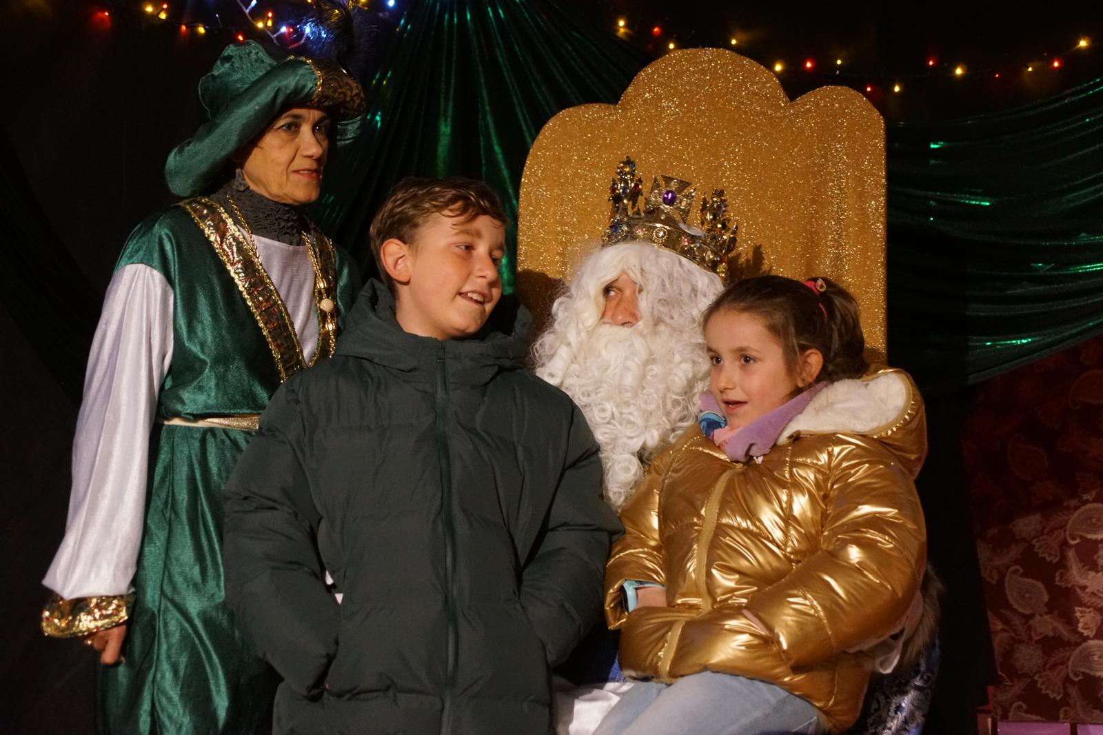 Los niños del Encinar dan la bienvenida a los Reyes Magos