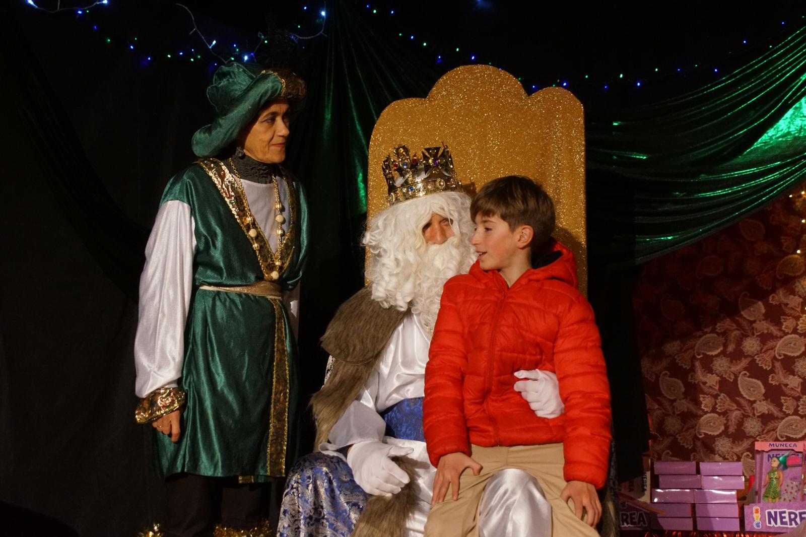 Los niños del Encinar dan la bienvenida a los Reyes Magos