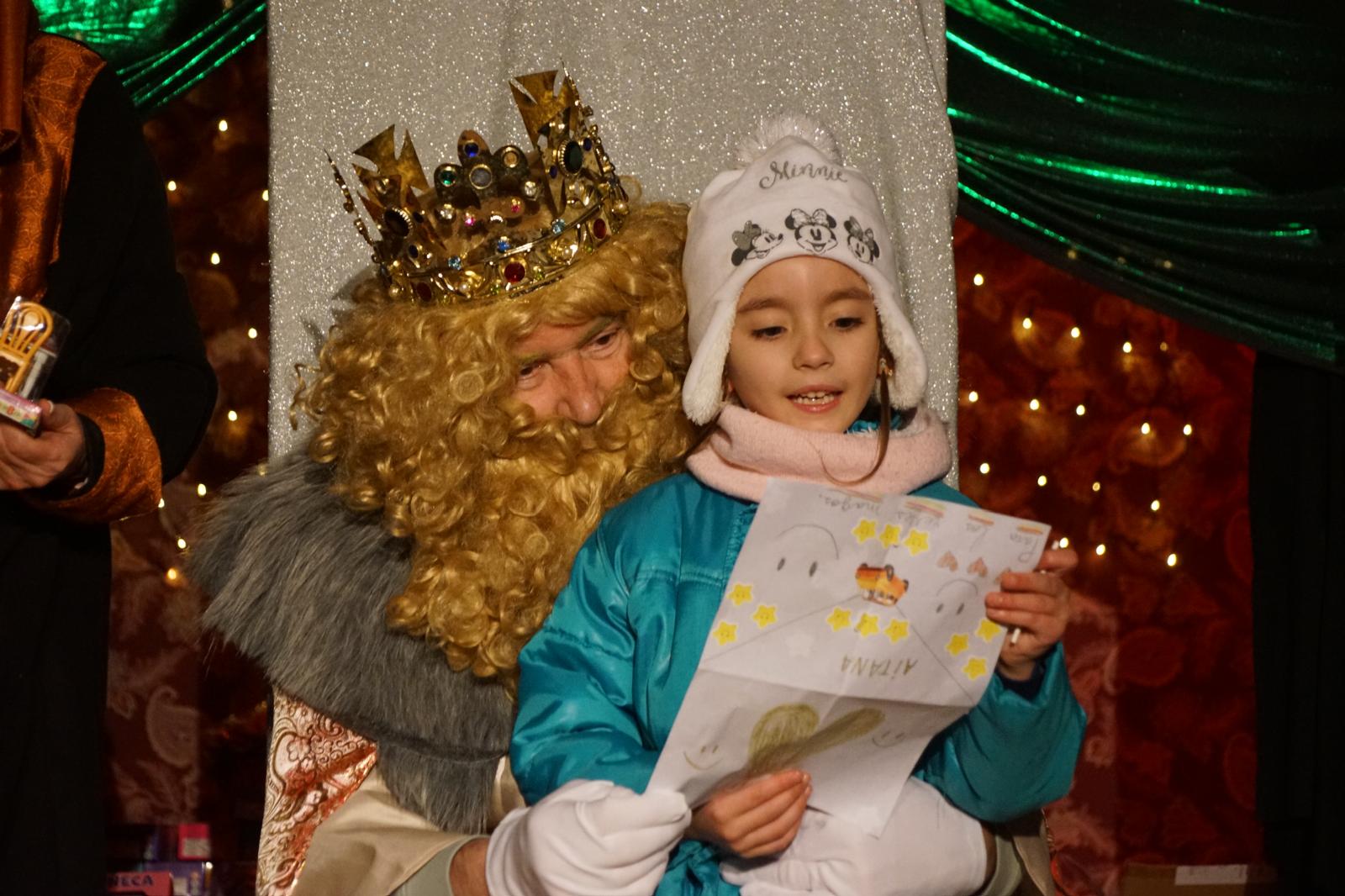 Los niños del Encinar dan la bienvenida a los Reyes Magos