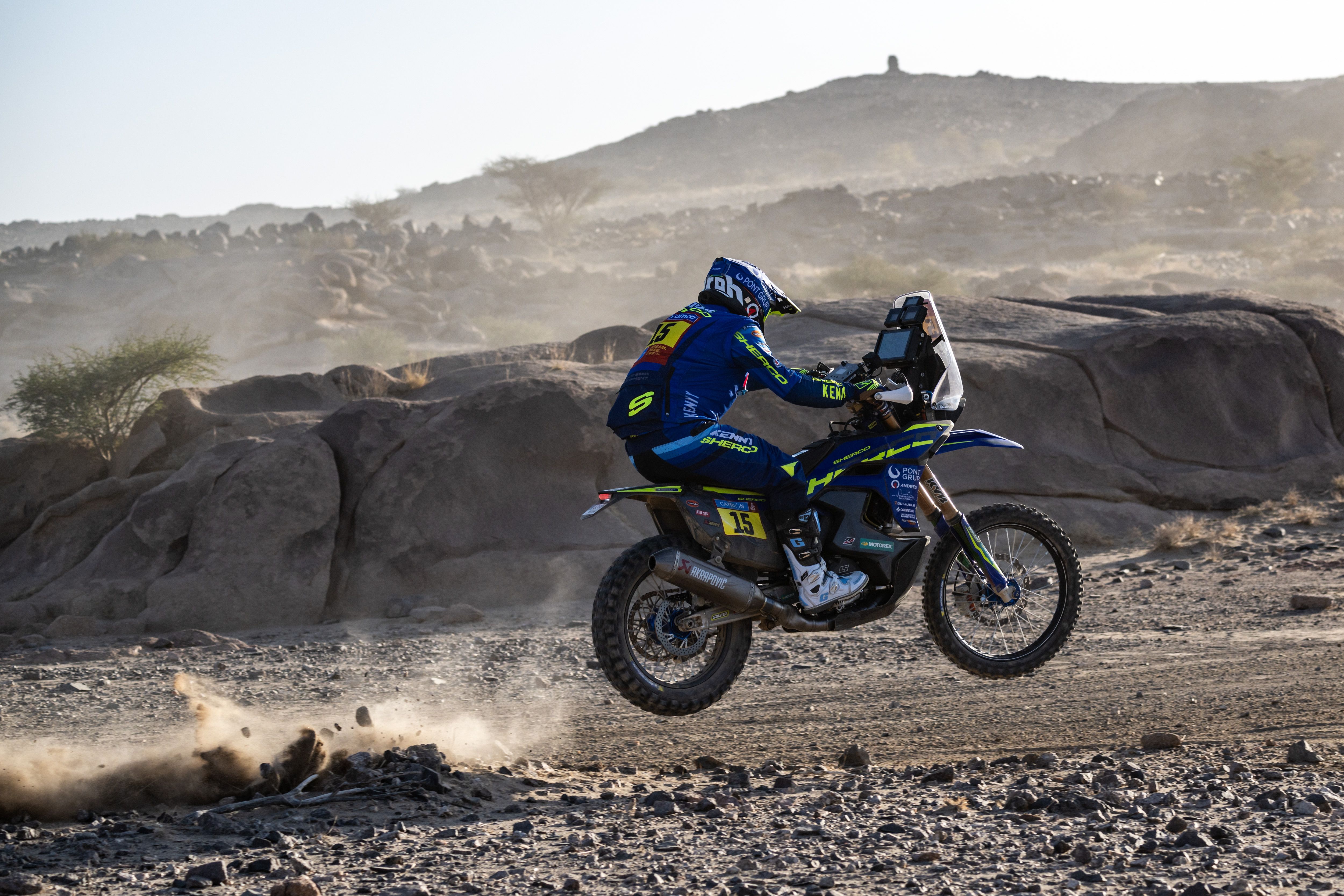 Una avería electrónica hace perder muchos minutos a Lorenzo Santolino en el Dakar