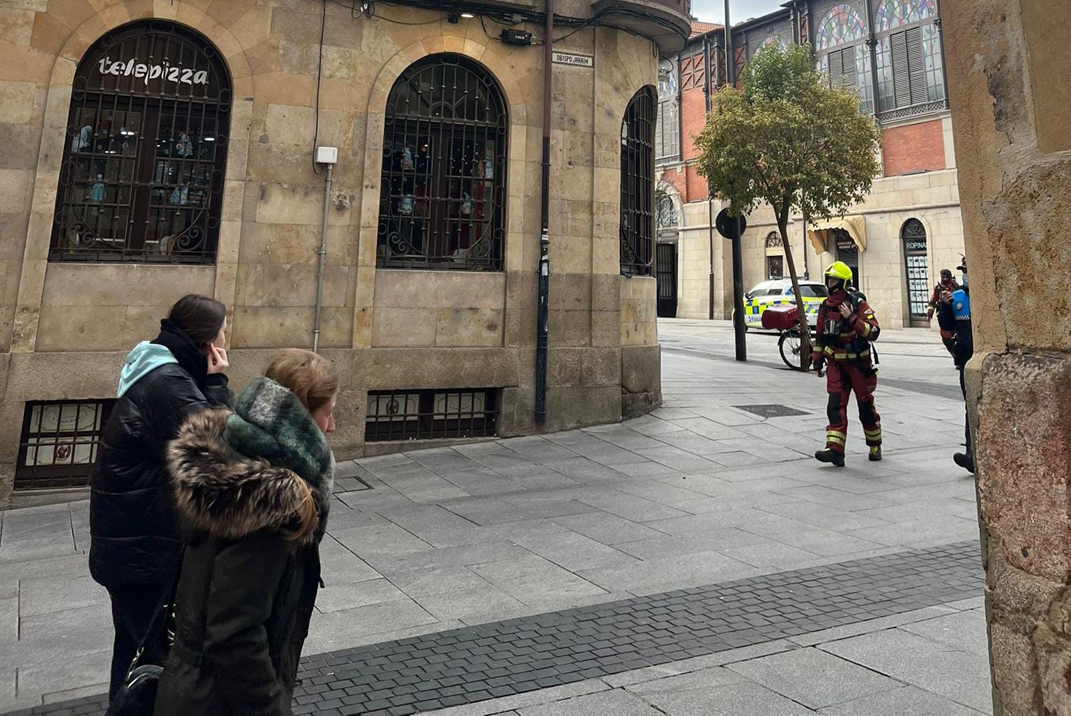 Una olla al fuego moviliza a varias dotaciones de los bomberos de Salamanca