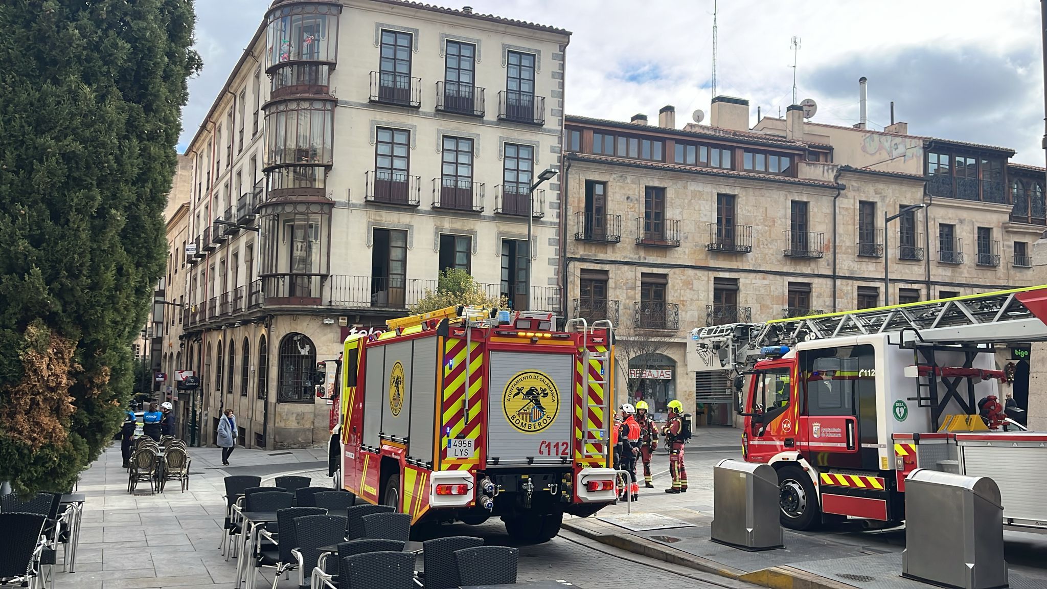 Una olla al fuego moviliza a varias dotaciones de los bomberos de Salamanca