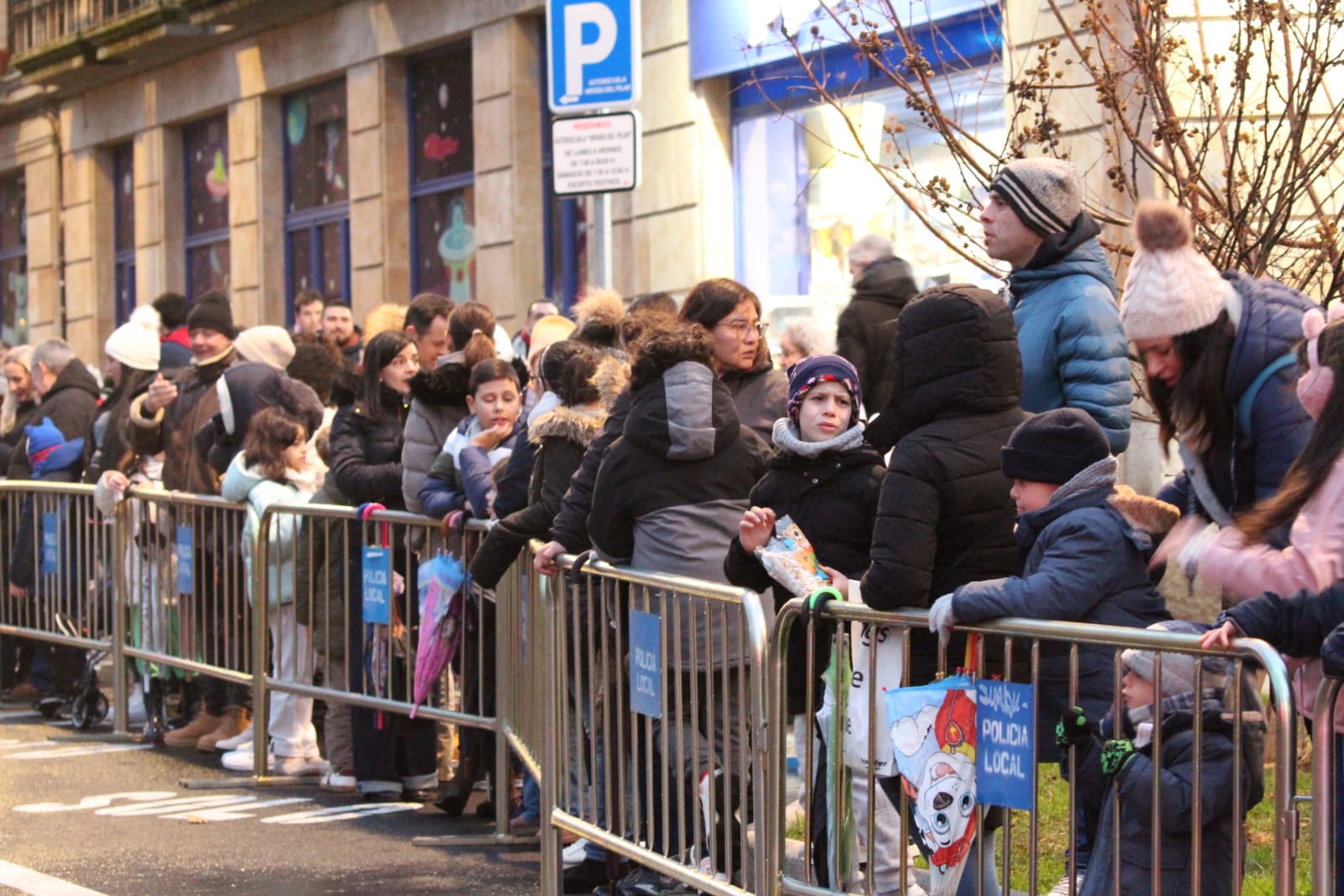 Ambiente a la Cabalgata de SS.MM. Los Reyes Magos. Fotos: Míkel Antúnez