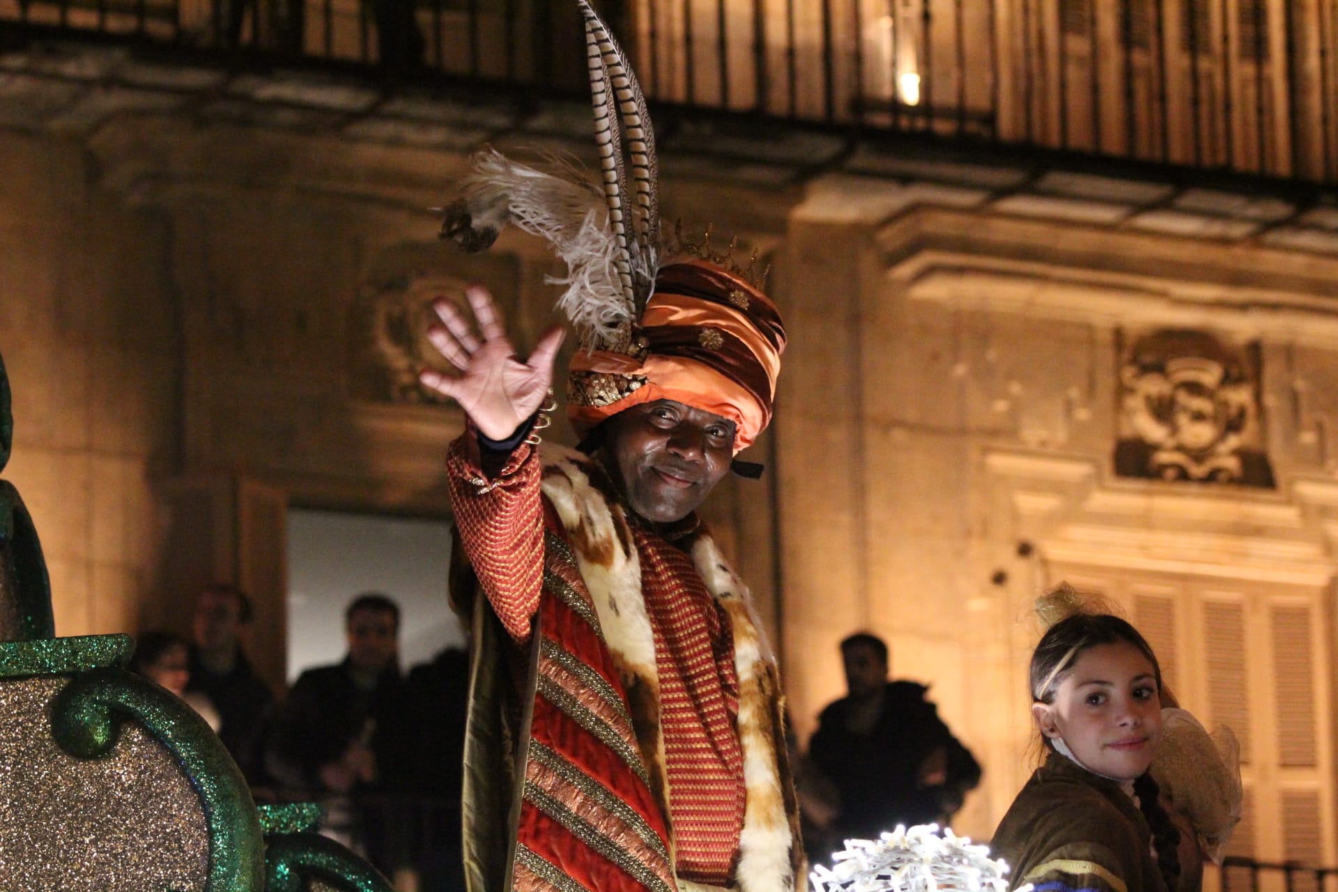 Baltasar entra en la Plaza Mayor