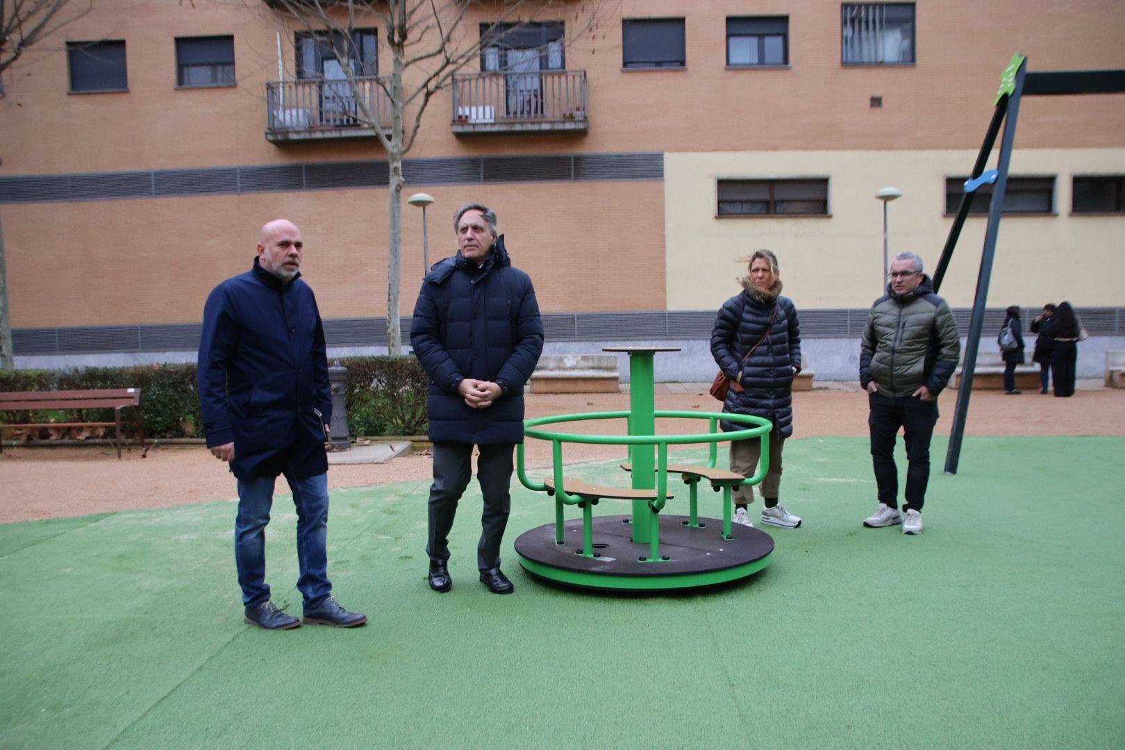 Carlos García Carbayo, visita las últimas plazas de El Zurguén modernizadas