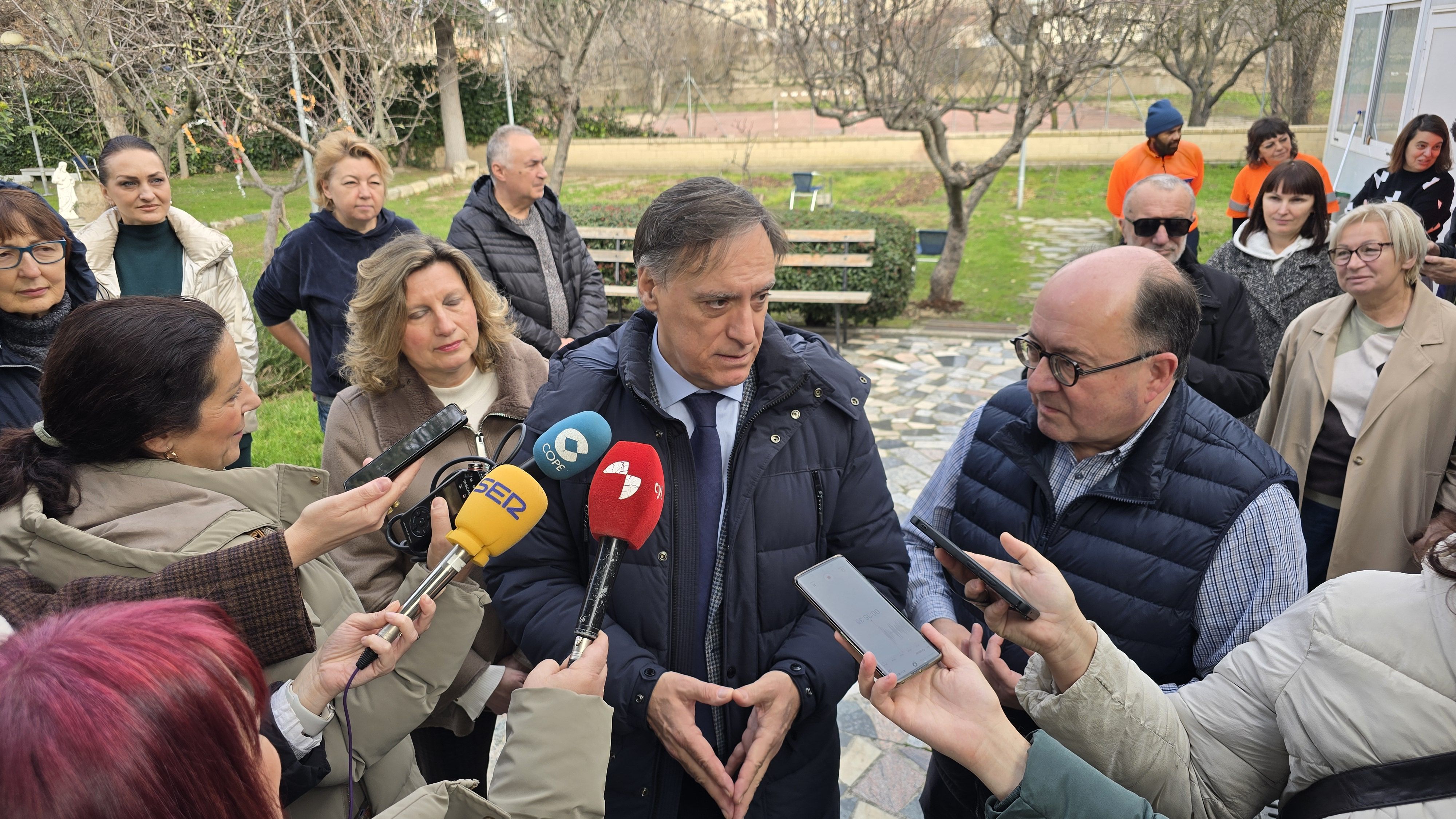 Carlos García Carbayo, visita el Centro de Día de Proyecto Hombre-Fundación Alcándara