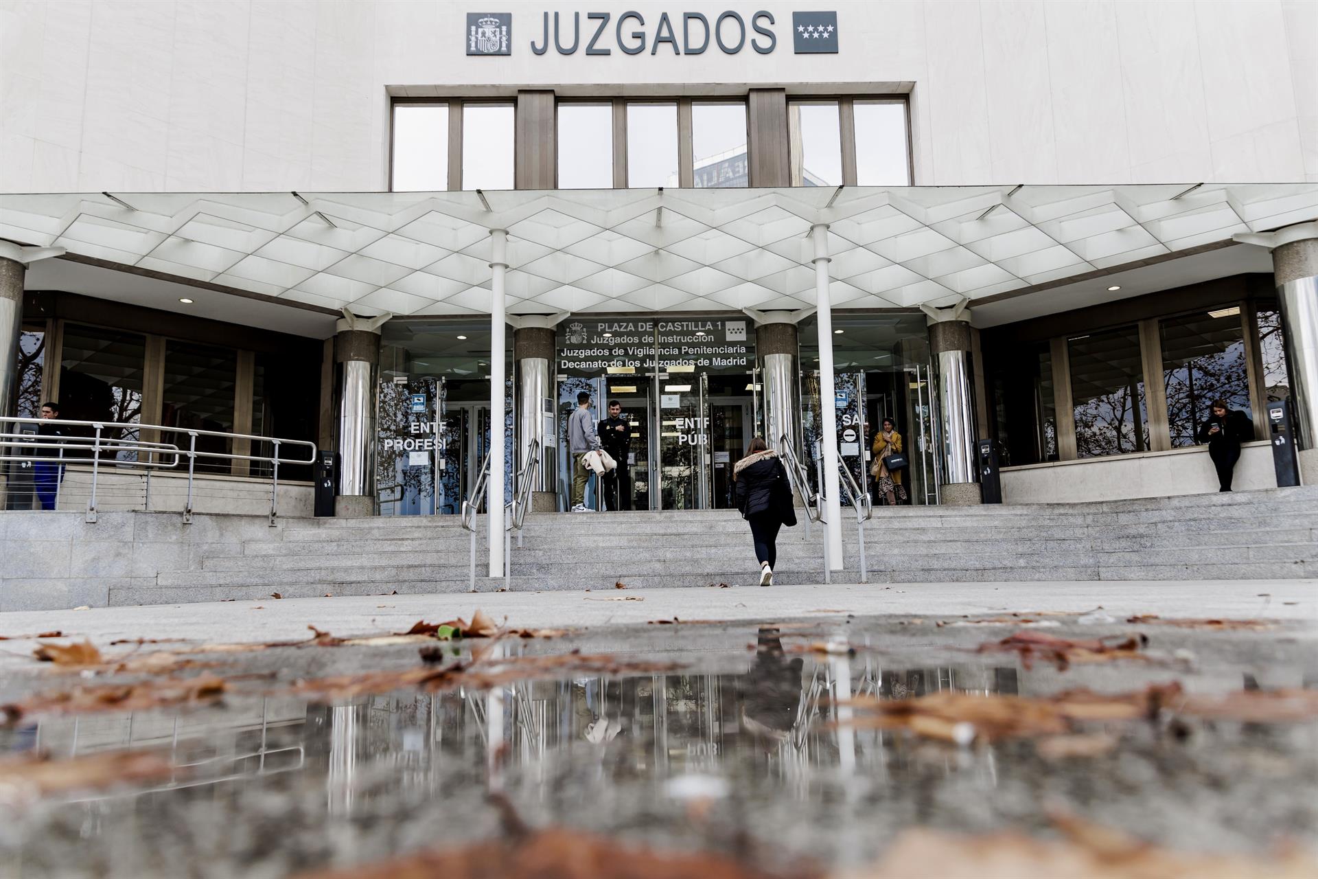 Exterior de los juzgados de Plaza de Castilla durante la llegada a declarar de los policóias responsables del atestado a los juzgados de Plaza de Castilla, a 8 de enero de 2025, en Madrid (España). La jueza que investiga a Nacho Cano por presuntos delitos - Carlos Luján - Europa Press