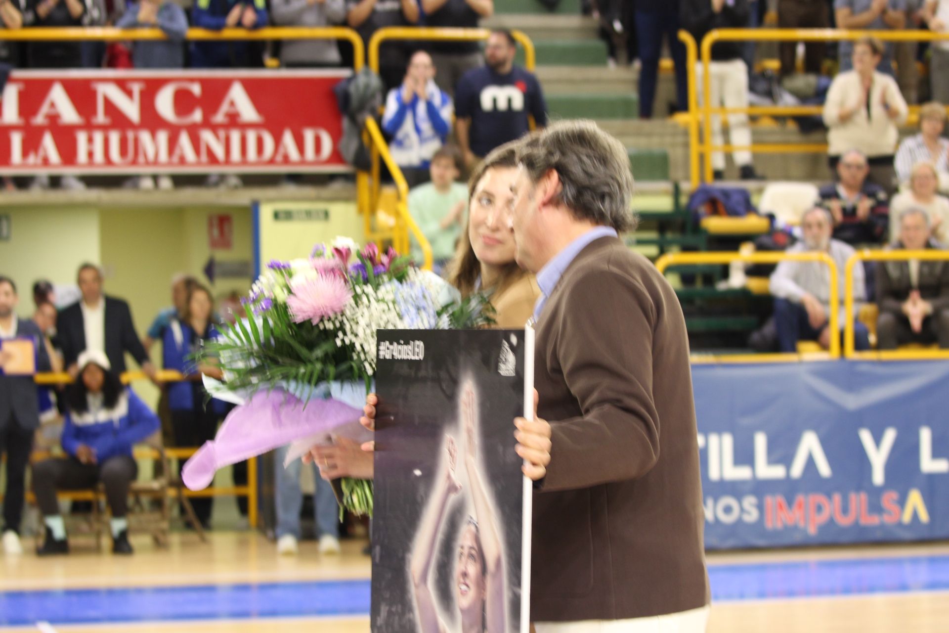 Homenaje de Perfumerías Avenida a Leo Rodríguez