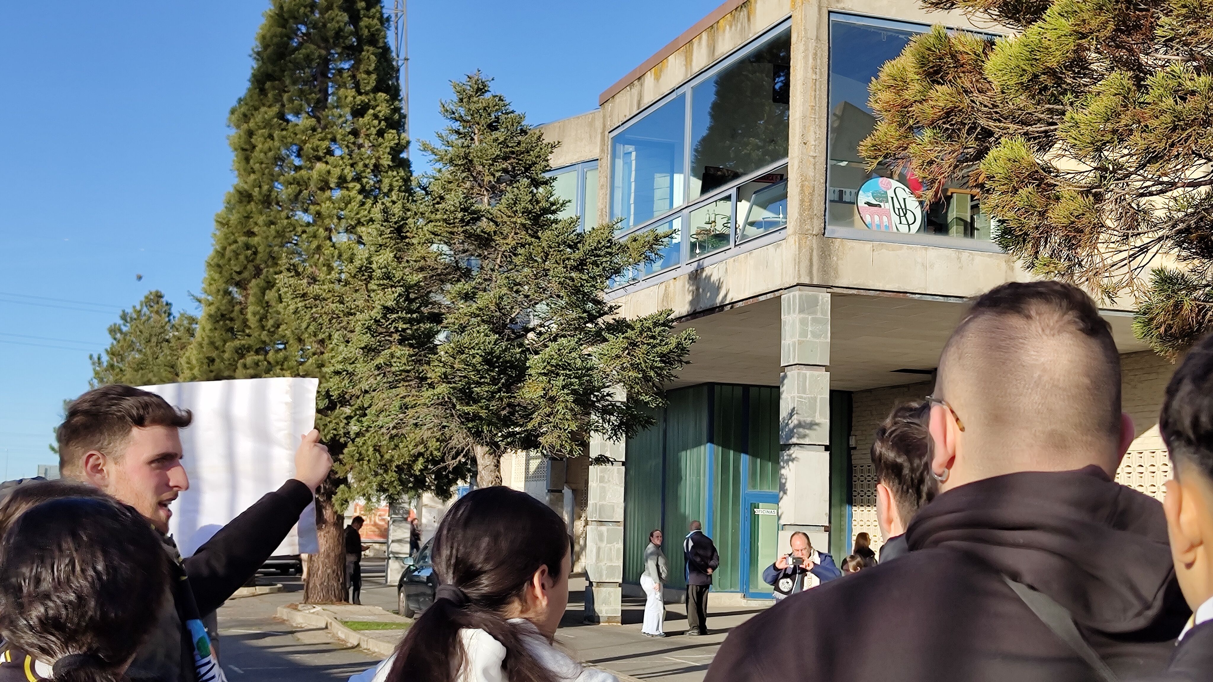 Protesta de aficionados del Salamanca CF UDS contra Rafa Dueñas