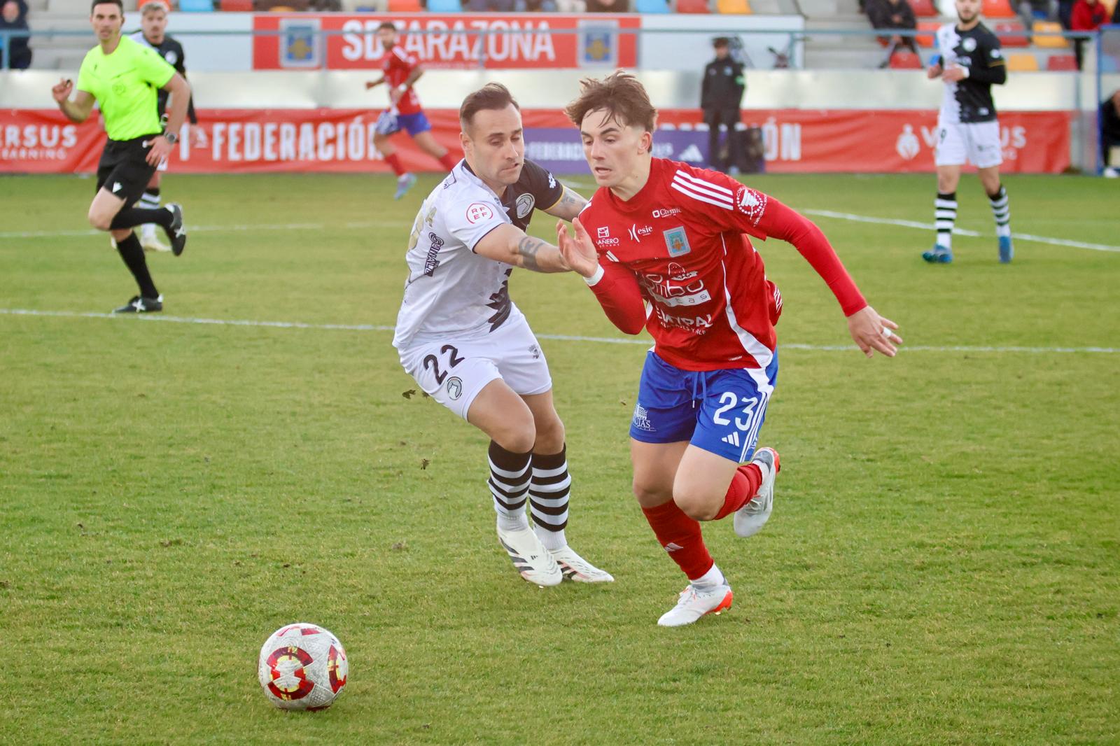 Manu Rico se marcha de Gorka Santamaría | FOTO SD TARAZONA