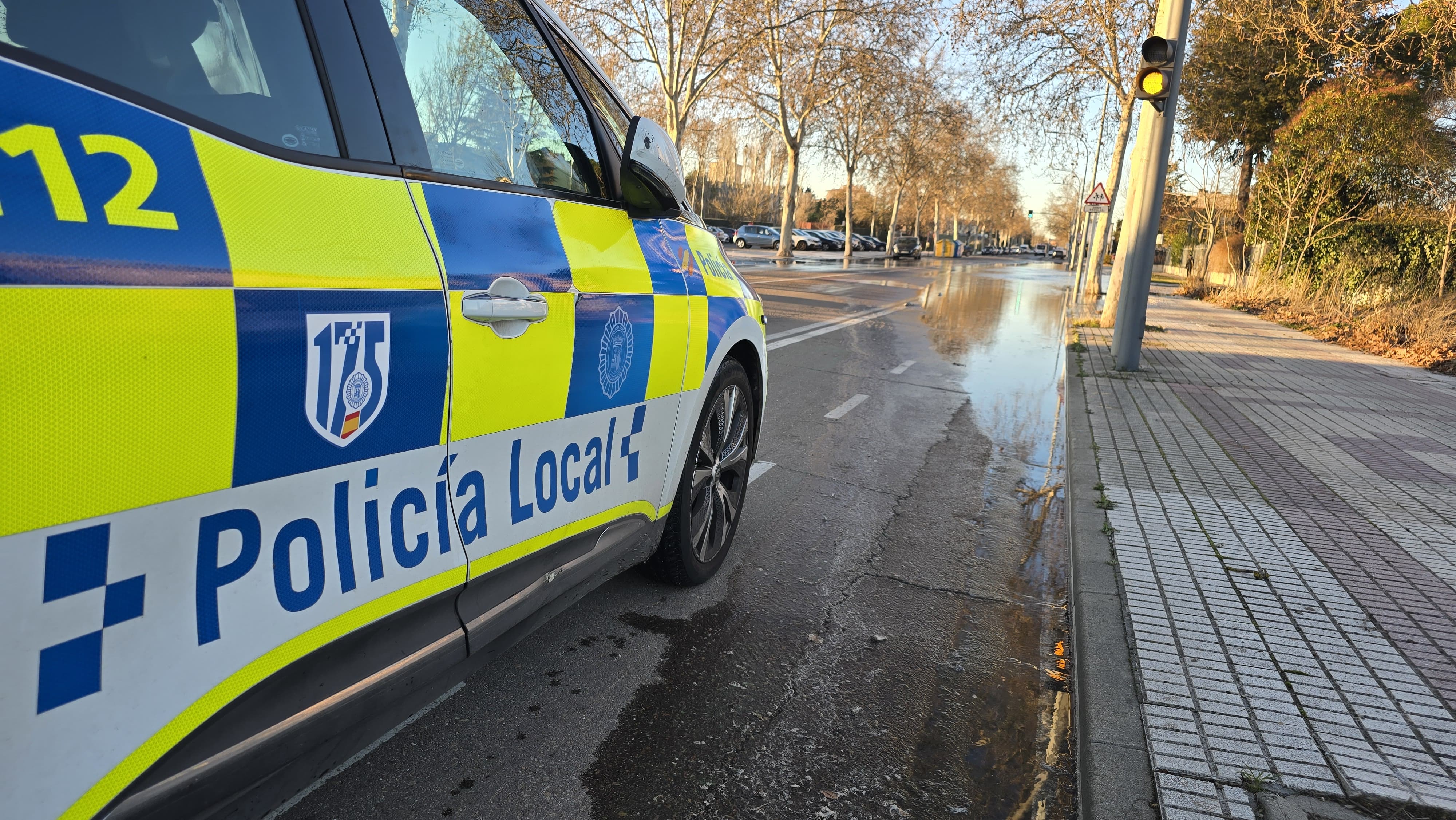 Inundada la avenida de San Agustín tras reventar una tubería