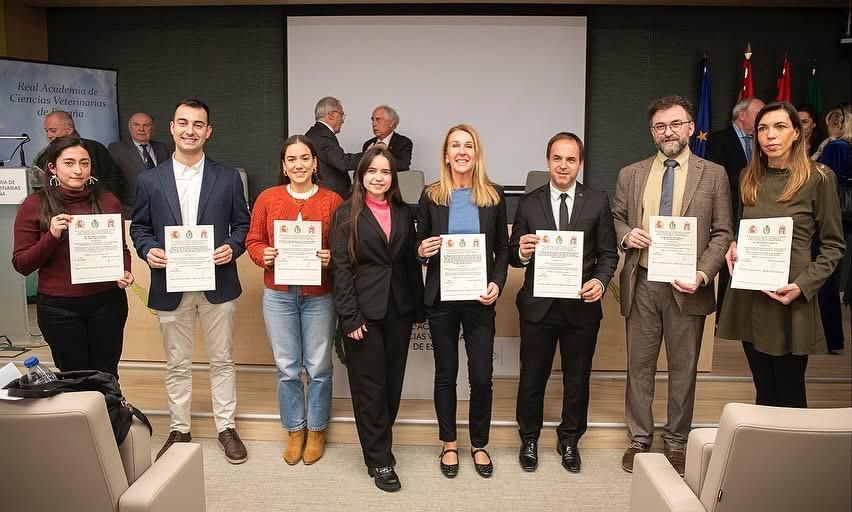 El profesor del Área de Parasitología Rodrigo Morchón, premiado por la Real Academia de Ciencias Veterinarias