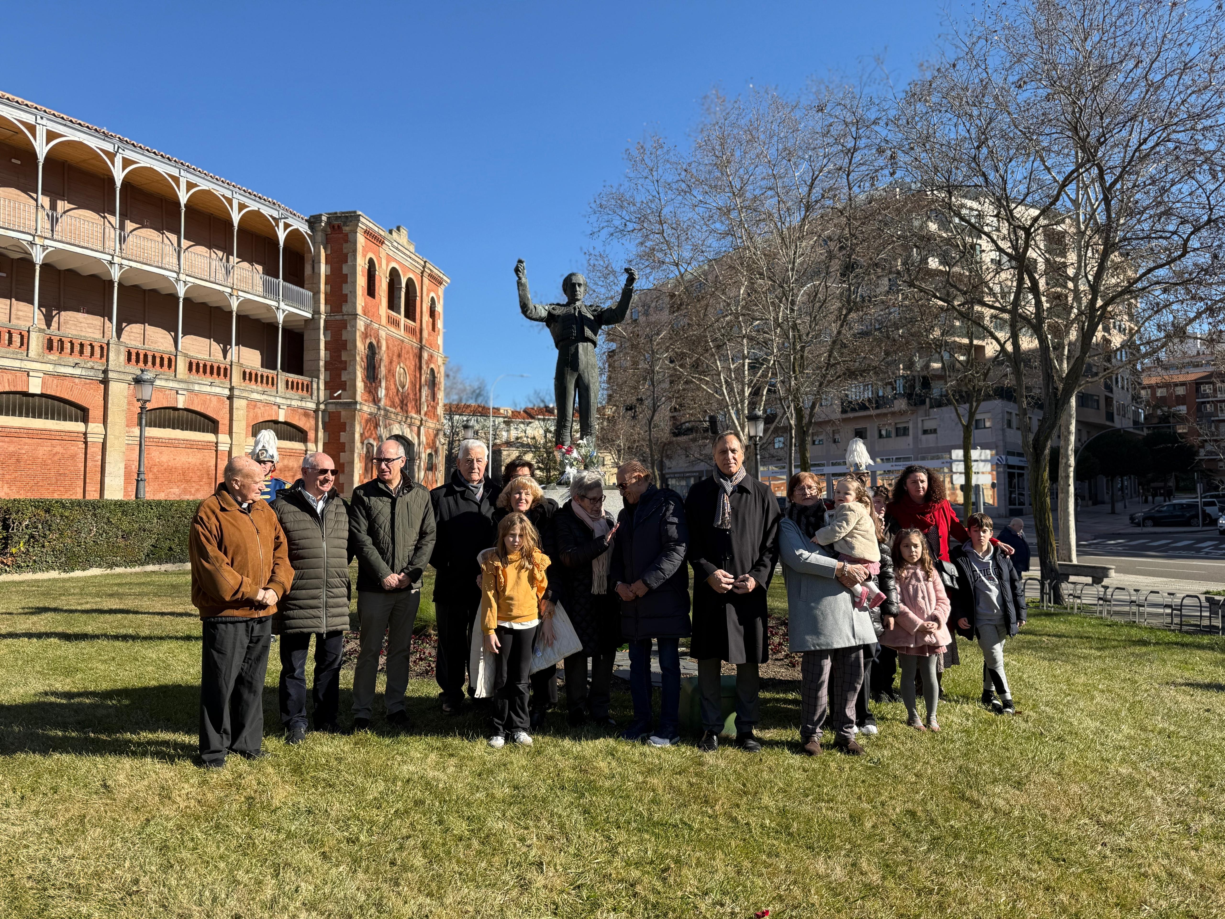 Salamanca homenajea a Julio Robles en el 24º aniversario de su fallecimiento