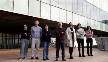 Enrique López-Poveda, catedrático del Área de Otorrinolaringología de la USAL, al frente de su grupo de investigación. Foto Comunicación Universidad de Salamanca