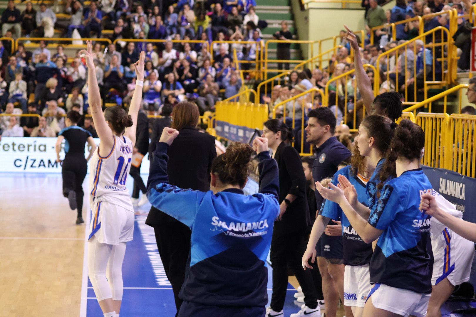 Perfumerías Avenida - Bourges Basket