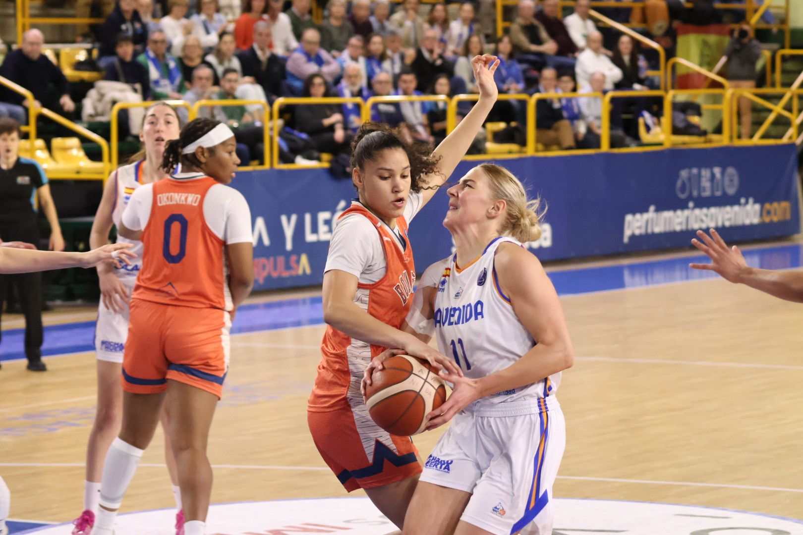 Perfumerías Avenida - Bourges Basket