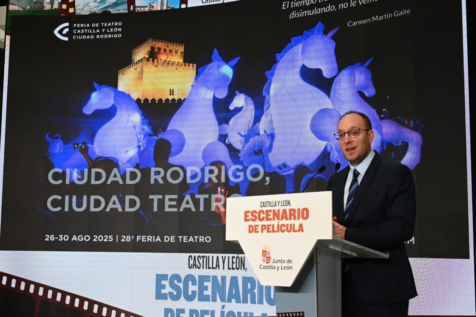 Marcos Iglesias presenta en FITUR 'Ciudad Rodrigo, Ciudad Teatro' 