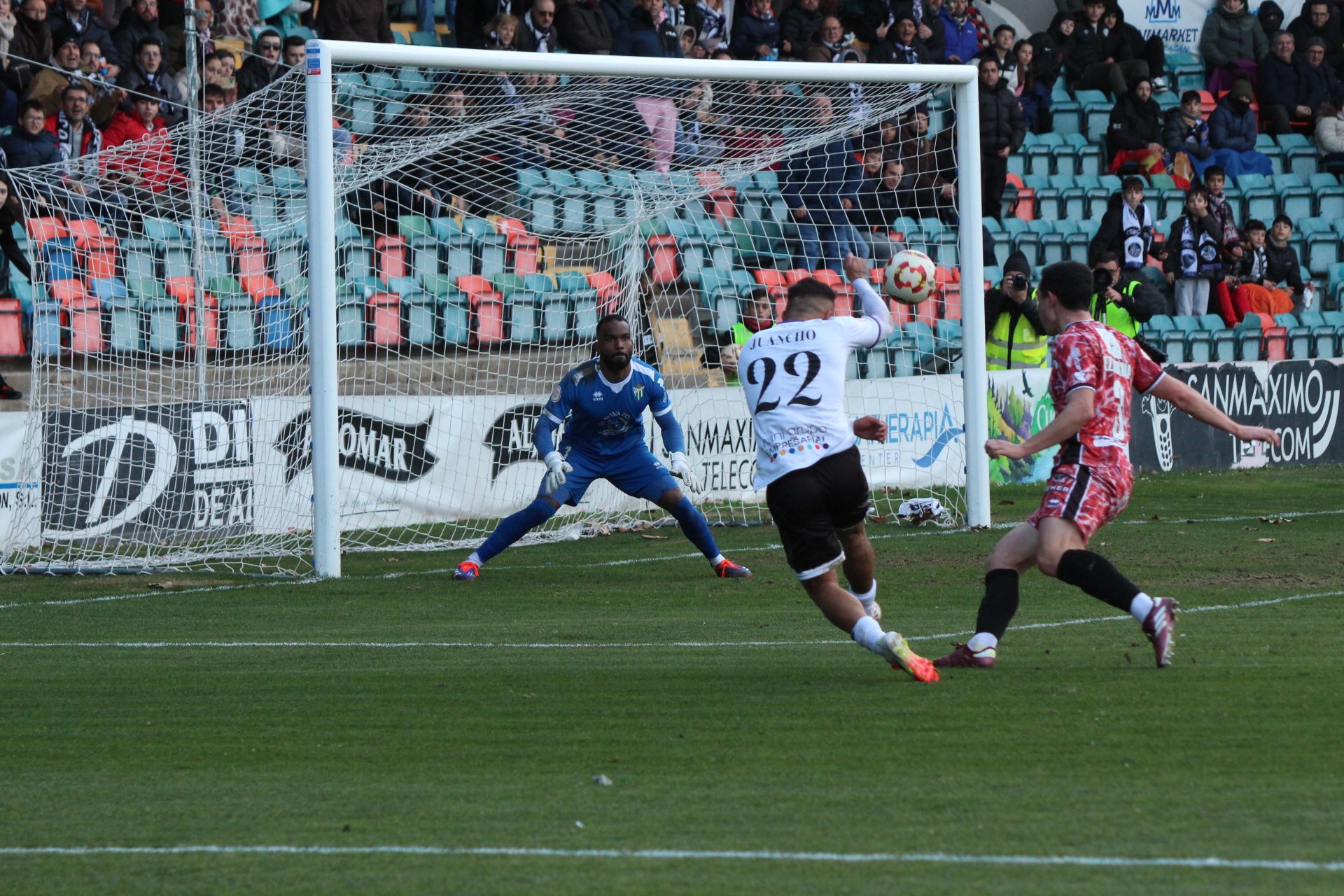 Salamanca CF UDS - Guijuelo. Fotos: Míkel Antúnez