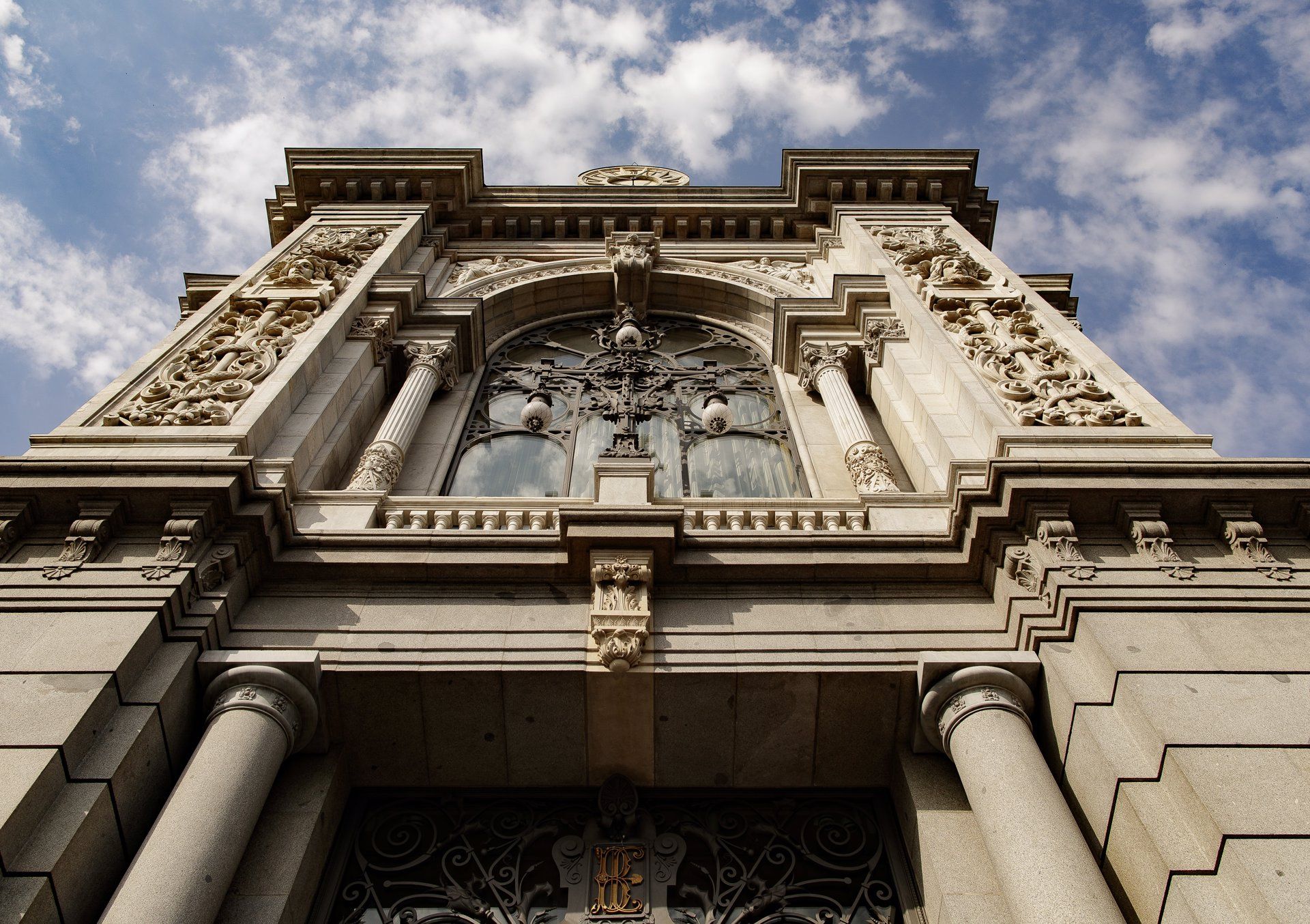  Fachada del edificio del Banco de España situada en la confluencia del Paseo del Prado. EP 