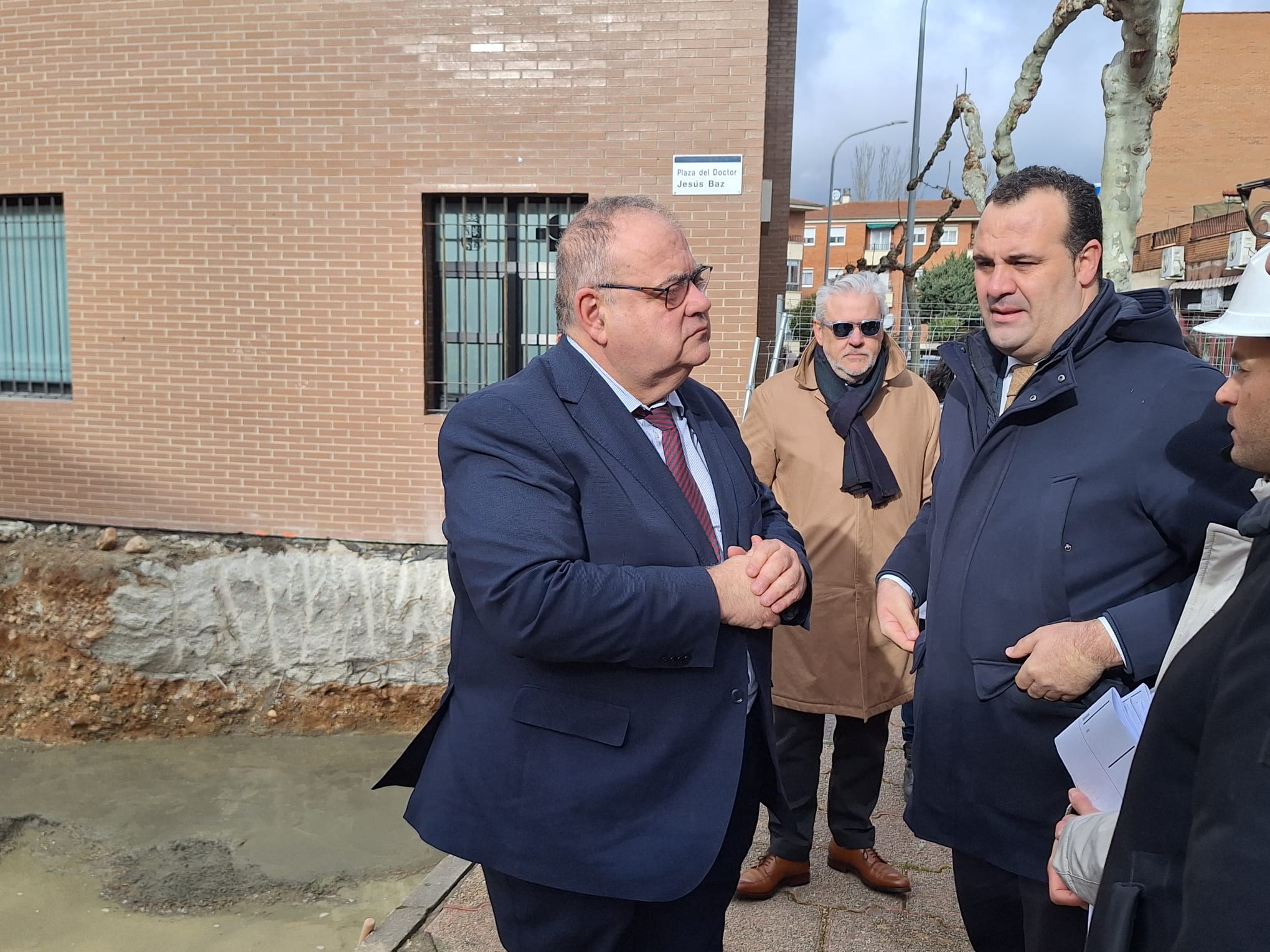 Visita del consejero de Sanidad, Alejandro  Vazquez al centro de Salud de Santa Marta (13)