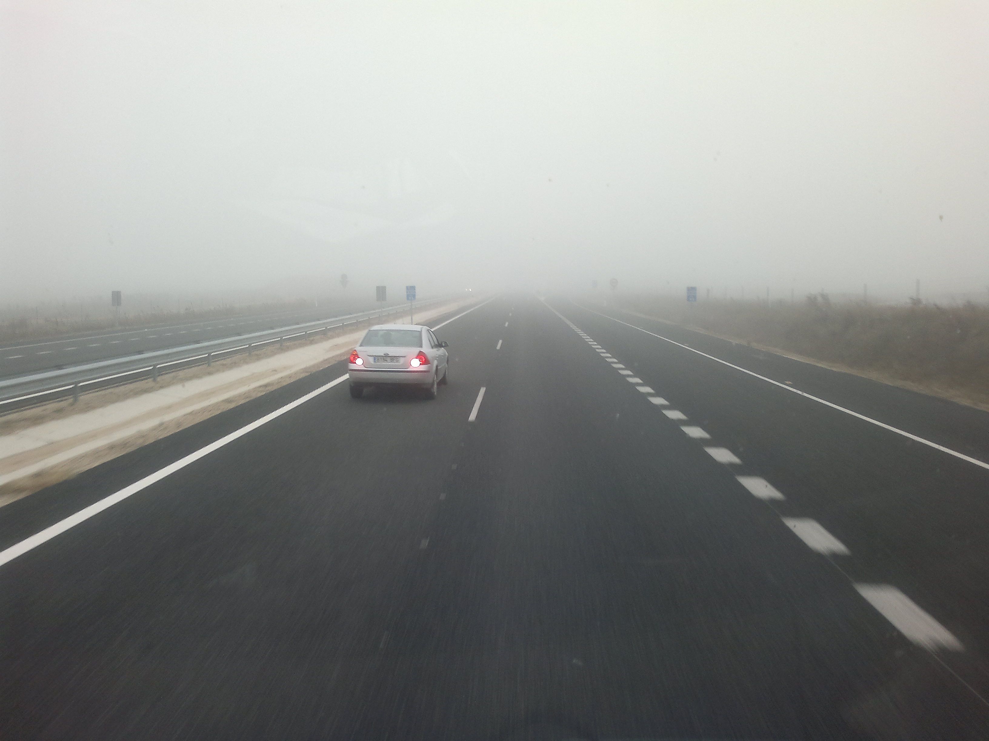  Niebla en la carretera. 