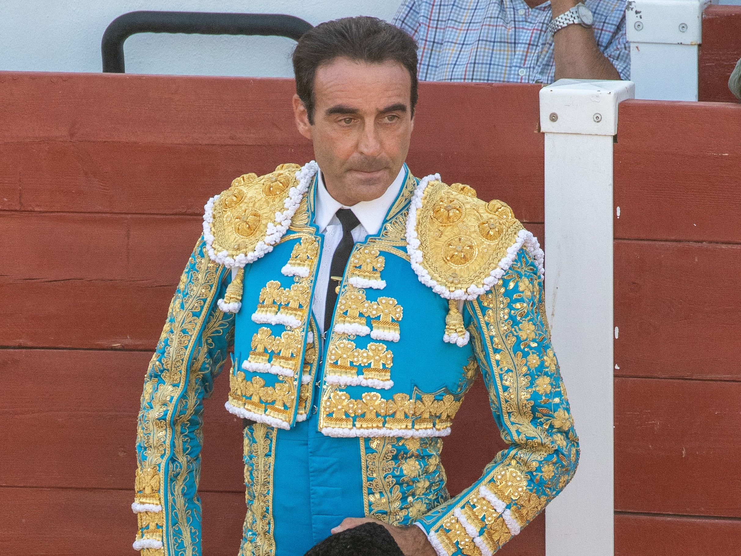  Enrique Ponce celebrando el 30 aniversario de su alternativa en la plaza de Navas de San Juan. Foto de archivo