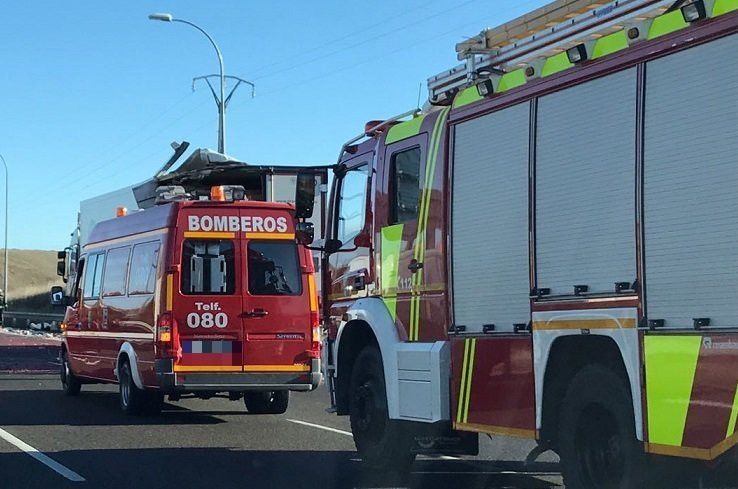  Accidente de tráfico entre dos camiones 