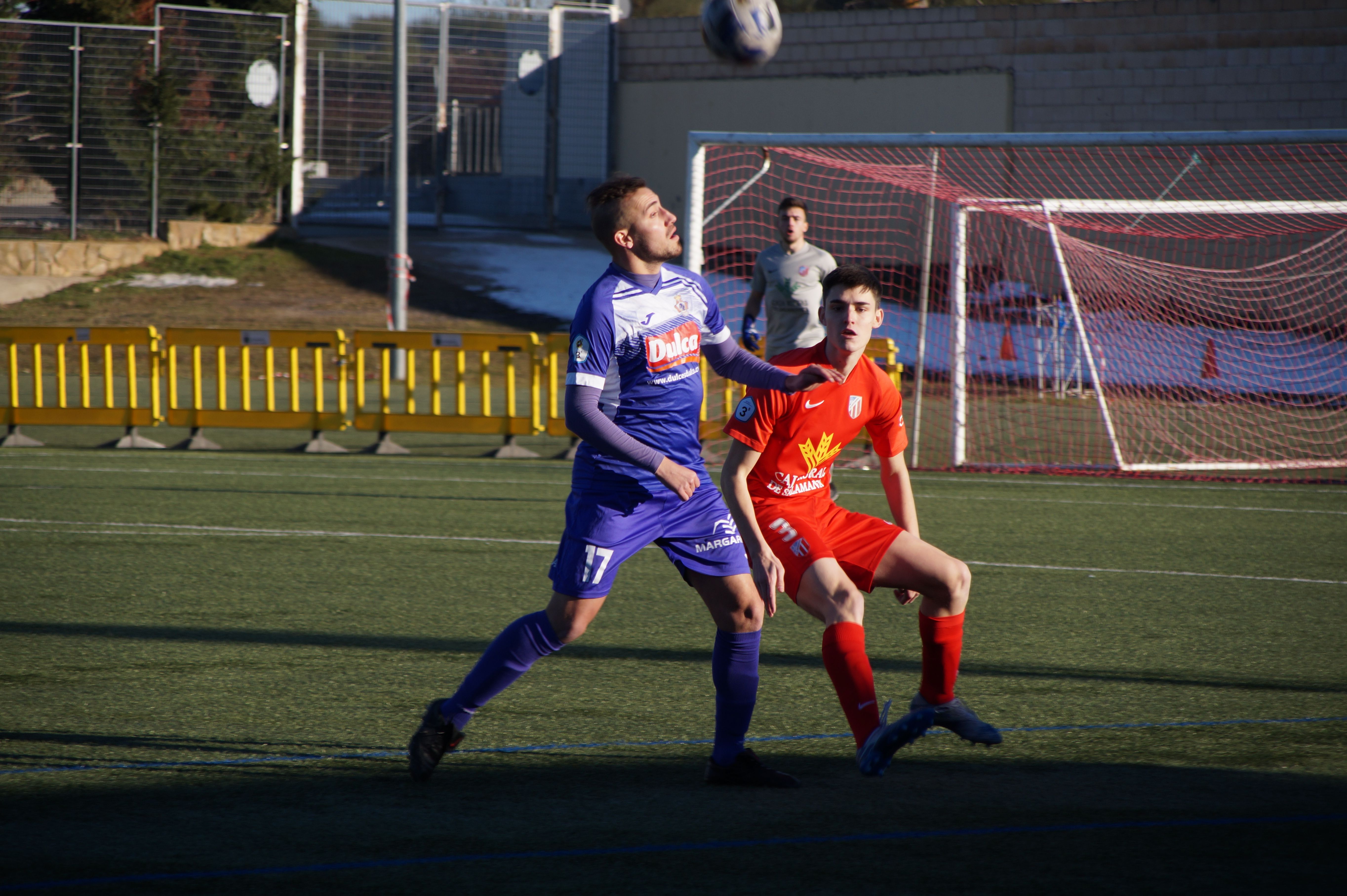 Imagen del derbi entre Santa Marta y Peñaranda.