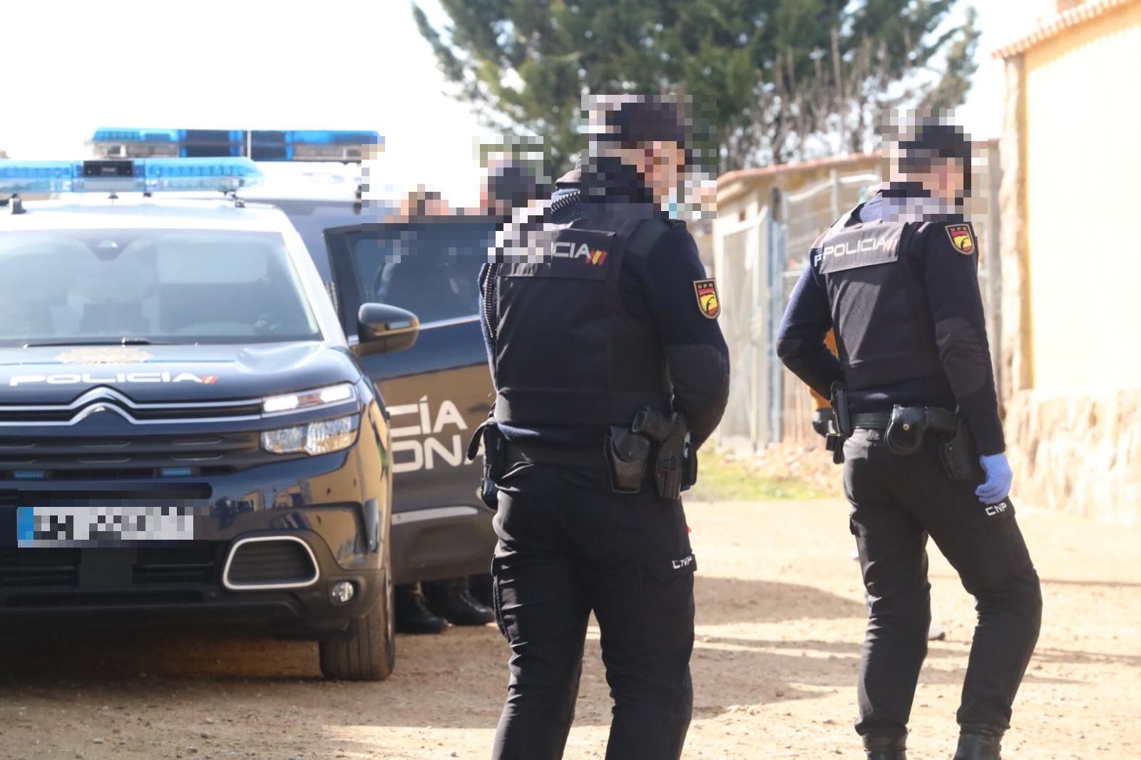 Agentes de la Policía Nacional en una reciente operación en Salamanca contra el tráfico de drogas