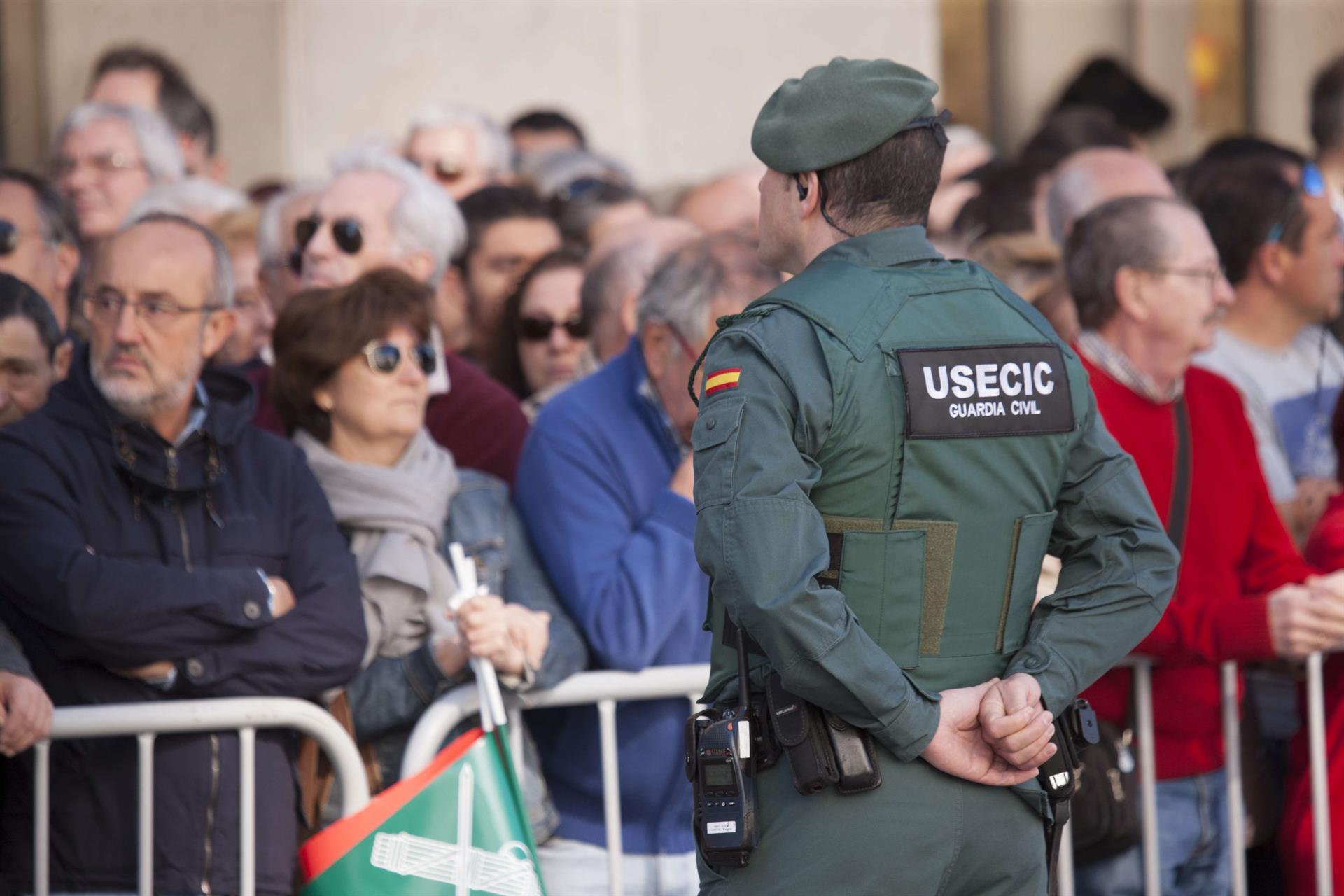 Un agente de la Guardia Civil en un dispositivo de seguridad Archivo EP