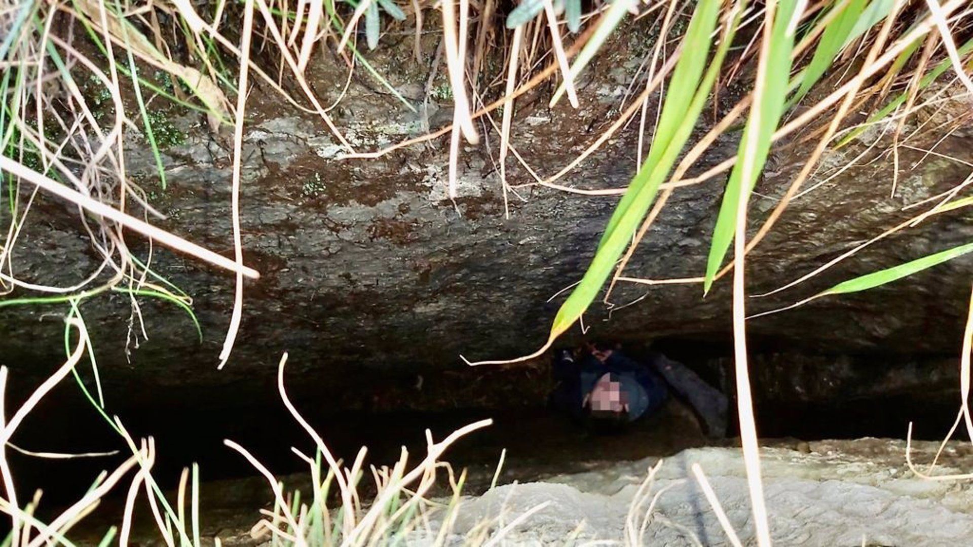 Rescate a un niño de nueve años tras caerse en una grieta de cinco metros. Foto: EP