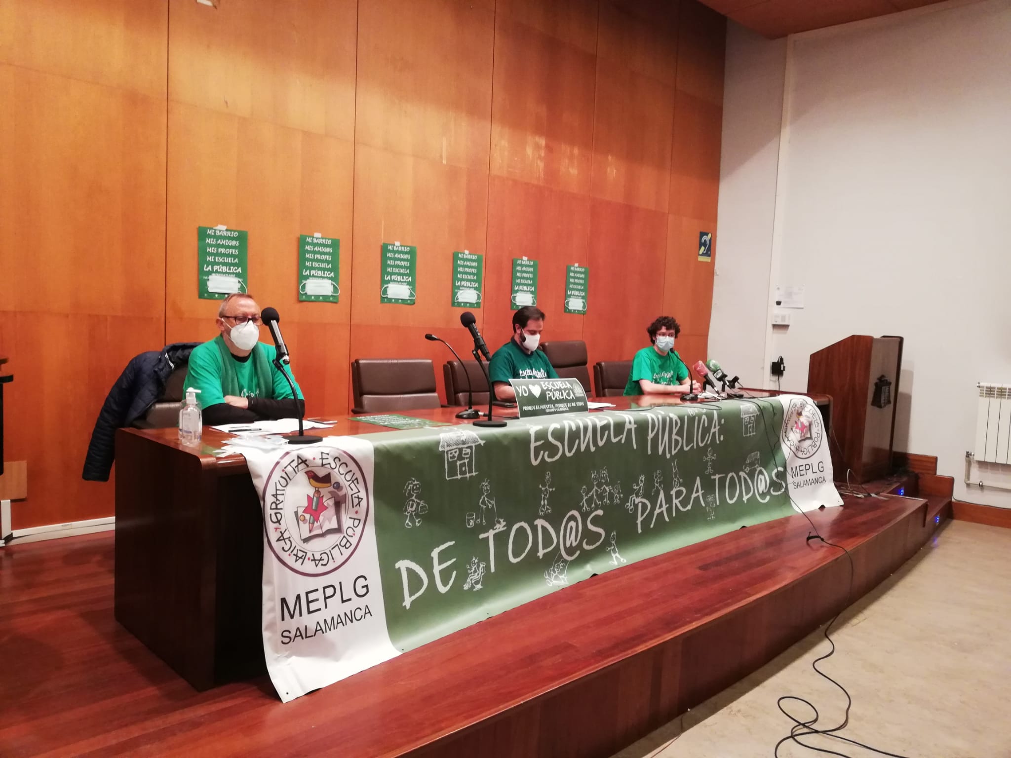 Rueda de prensa Plataforma por la Escuela Pública de Salamanca en la Facultad de Geografía e Historia